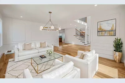 31 Libby Avenue, Hicksville, NY 11801 - Photo 9