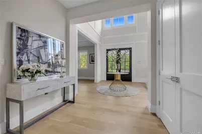 38 Cow Neck Road, Sands Point, NY 11050 - Photo 5