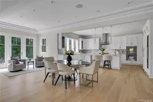 38 Cow Neck Rd, Sands Point, NY 11050 - Photo 11