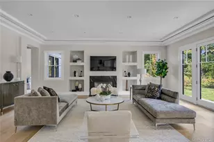 38 Cow Neck Rd, Sands Point, NY 11050 - Photo 9