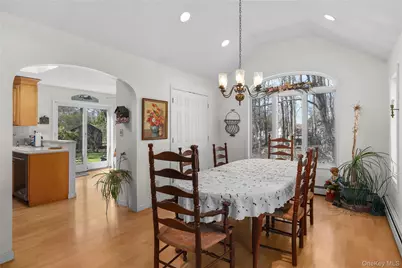 2378 Pine Grove Court, Yorktown Heights, NY 10598 - Photo 9