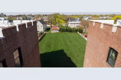 910 Dinsmore Avenue, Far Rockaway, NY 11691 - Photo 3