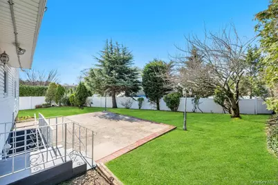 54 Felicia Court, Plainview, NY 11803 - Photo 29