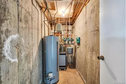 54 Felicia Court, Plainview, NY 11803 - Photo 27