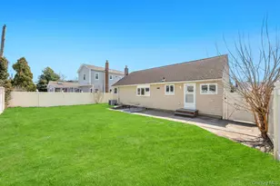 3685 Prairie Path, Bethpage, NY 11714 - Photo 25