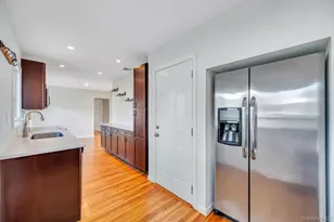 3685 Prairie Path, Bethpage, NY 11714 - Photo 5