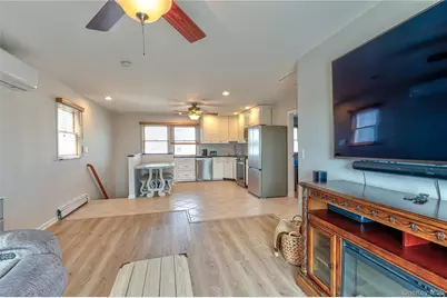 912 Pacific Street, Lindenhurst, NY 11757 - Photo 5