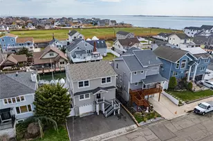 912 Pacific St, Lindenhurst, NY 11757 - Photo 21