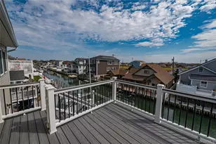 912 Pacific St, Lindenhurst, NY 11757 - Photo 27