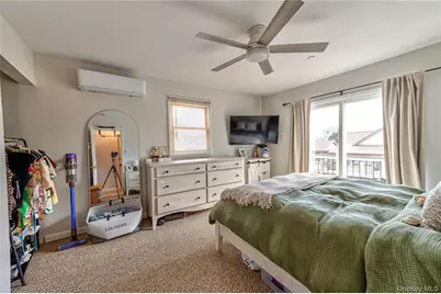 912 Pacific Street, Lindenhurst, NY 11757 - Photo 11