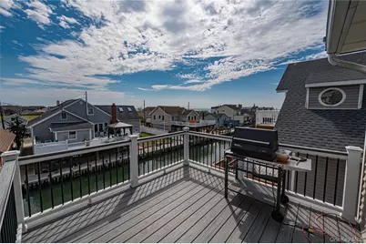 912 Pacific Street, Lindenhurst, NY 11757 - Photo 25