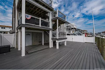 912 Pacific Street, Lindenhurst, NY 11757 - Photo 31