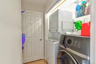 912 Pacific St, Lindenhurst, NY 11757 - Photo 17