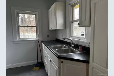 27 Howard Road, Poughkeepsie, NY 12603 - Photo 3