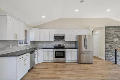 33 Hinton Avenue, Babylon, NY 11702 - Photo 33