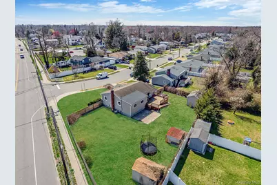 33 Hinton Avenue, Babylon, NY 11702 - Photo 3