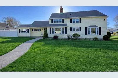 48 Link Lane, Hicksville, NY 11801 - Photo 1