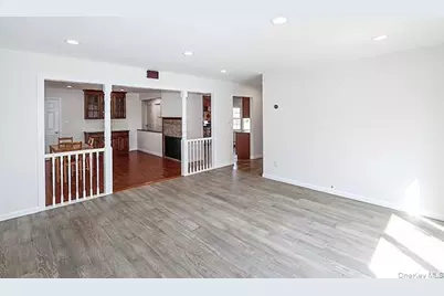 48 Link Lane, Hicksville, NY 11801 - Photo 13