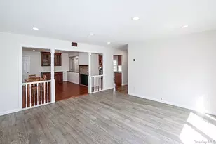 48 Link Ln, Hicksville, NY 11801 - Photo 13