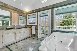 10 Redmond Ln, Oyster Bay, NY 11771 - Photo 35