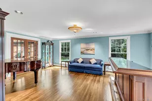 10 Redmond Ln, Oyster Bay, NY 11771 - Photo 23