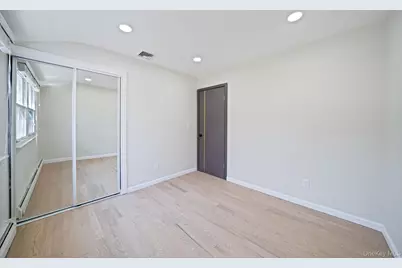 45 Roslyn Road, Roslyn Heights, NY 11577 - Photo 15