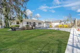 45 Roslyn Rd, Roslyn Heights, NY 11577 - Photo 3