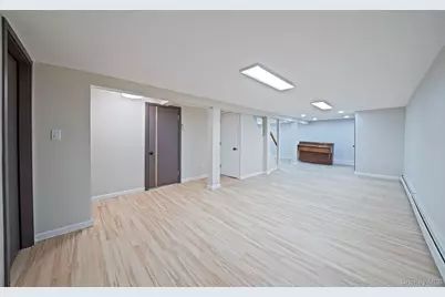 45 Roslyn Road, Roslyn Heights, NY 11577 - Photo 25