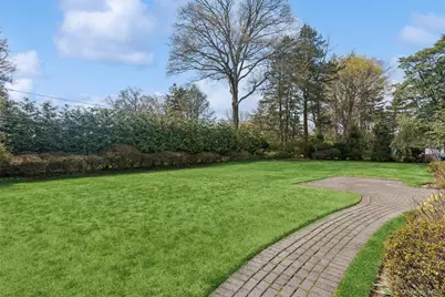 89 Country Club Drive, Port Washington, NY 11050 - Photo 29