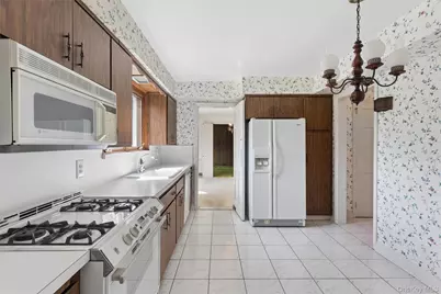 89 Country Club Drive, Port Washington, NY 11050 - Photo 11