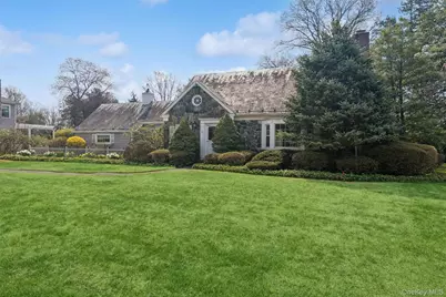 89 Country Club Drive, Port Washington, NY 11050 - Photo 3