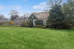 89 Country Club Dr, Port Washington, NY 11050 - Photo 3