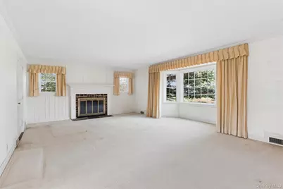 89 Country Club Drive, Port Washington, NY 11050 - Photo 9