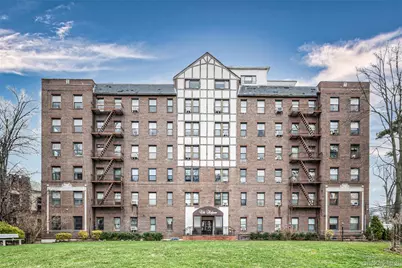 37 Brompton Road #1F, Great Neck, NY 11021 - Photo 1