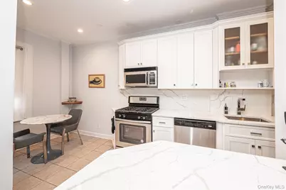 37 Brompton Road #1F, Great Neck, NY 11021 - Photo 17