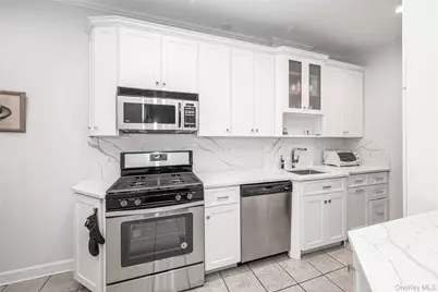 37 Brompton Road #1F, Great Neck, NY 11021 - Photo 25