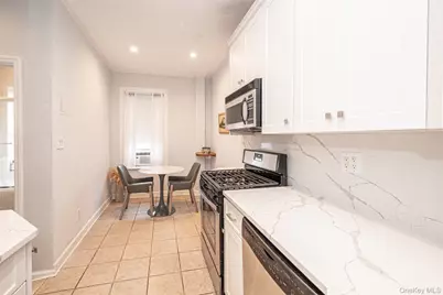 37 Brompton Road #1F, Great Neck, NY 11021 - Photo 23