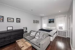 37 Brompton Rd, Great Neck, NY 11021 - Photo 9