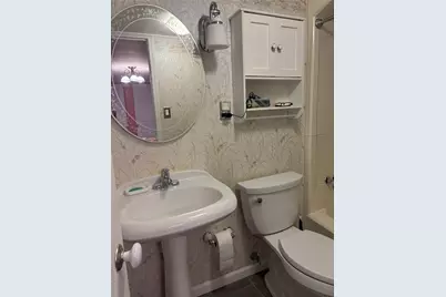 525/207 Riverleigh Avenue #207, Riverhead, NY 11901 - Photo 9