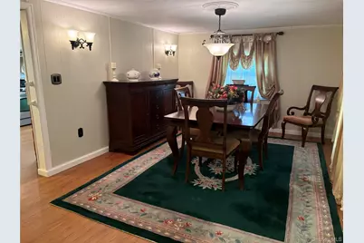 525/207 Riverleigh Avenue #207, Riverhead, NY 11901 - Photo 7