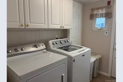 525/207 Riverleigh Avenue #207, Riverhead, NY 11901 - Photo 17