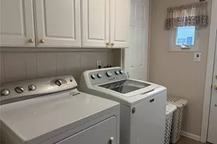 525/207 Riverleigh Ave, Riverhead, NY 11901 - Photo 17