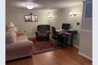 525/207 Riverleigh Avenue #207, Riverhead, NY 11901 - Photo 15