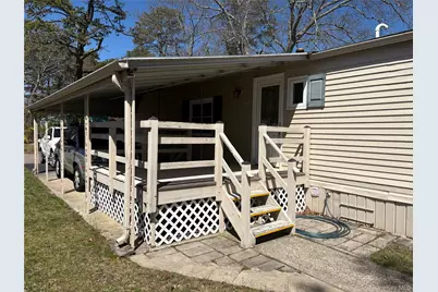 525/207 Riverleigh Avenue #207, Riverhead, NY 11901 - Photo 19