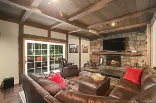 33 Peters Ln, Pound Ridge, NY 10576 - Photo 9
