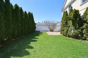 489 Emory Rd, Mineola, NY 11501 - Photo 25