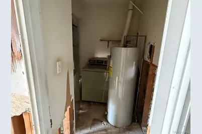 137 Fieldstone Court, Middle Island, NY 11953 - Photo 5