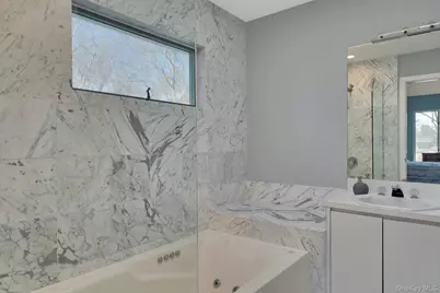 35 Bay Avenue W, Hampton Bays, NY 11946 - Photo 17