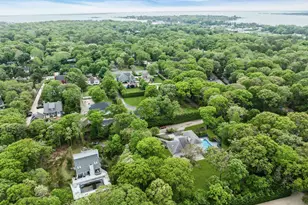 35 Bay Ave W, Hampton Bays, NY 11946 - Photo 37