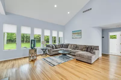 35 Bay Avenue W, Hampton Bays, NY 11946 - Photo 7